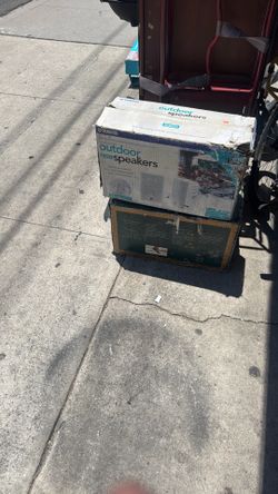 Outside speaker and sealing fan