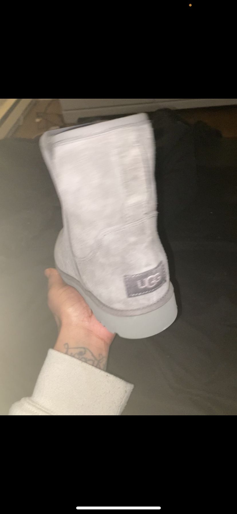 New 8 Ugg