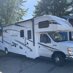 2019 FOREST RIVER FORESTER 31’