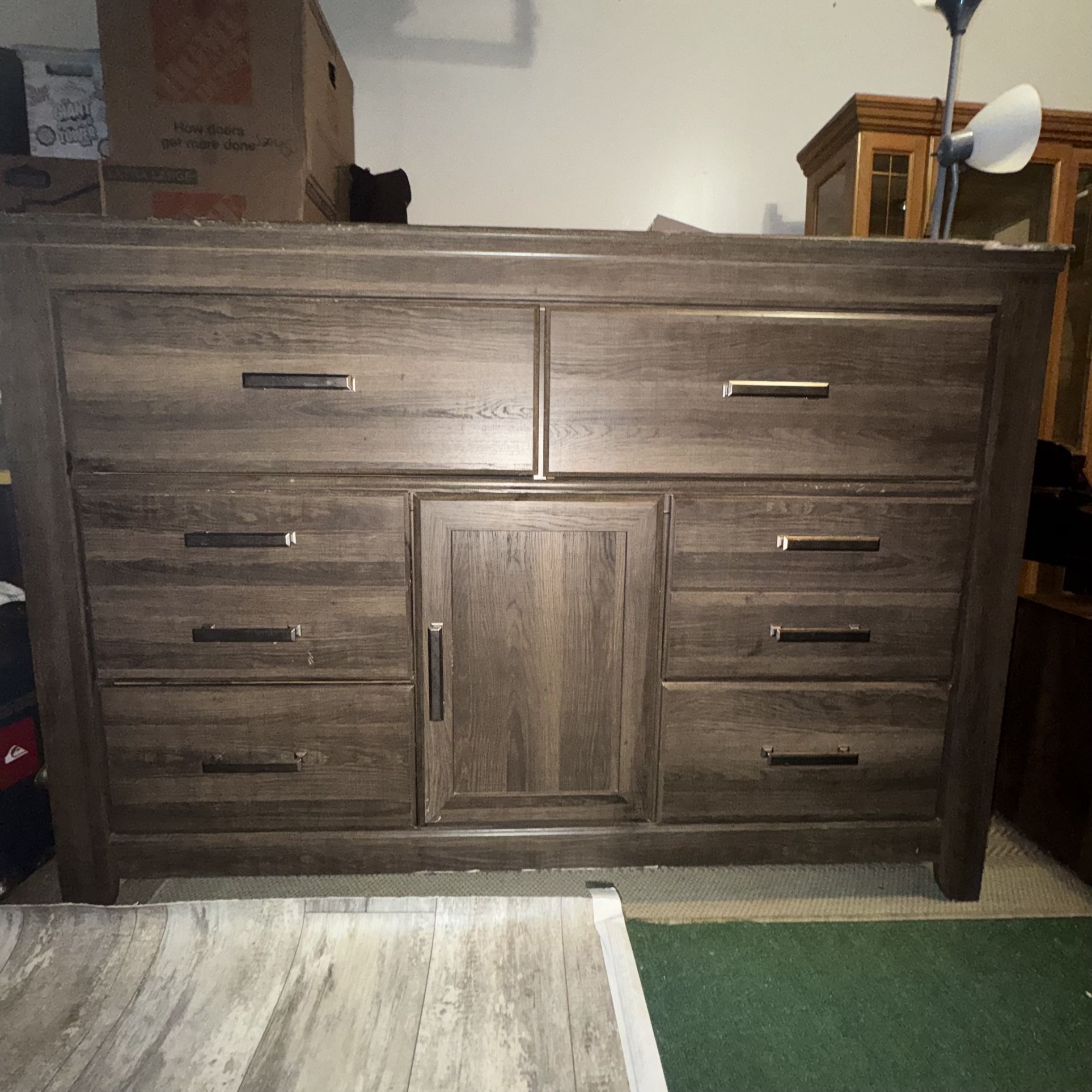 πͺ΅ Large 6 Drawer Dresser β $50 OBO β Must Go!