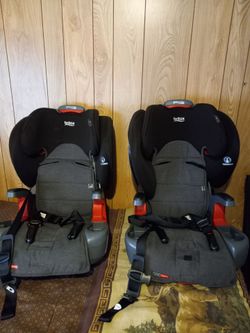 VENDO ESTOS SILLAS DE AUTO DOBLES