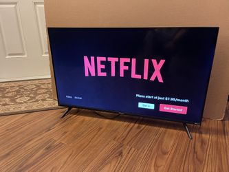 Hisense 40” Roku Smart TV With New Remote Control Included. $90 Firm On Price