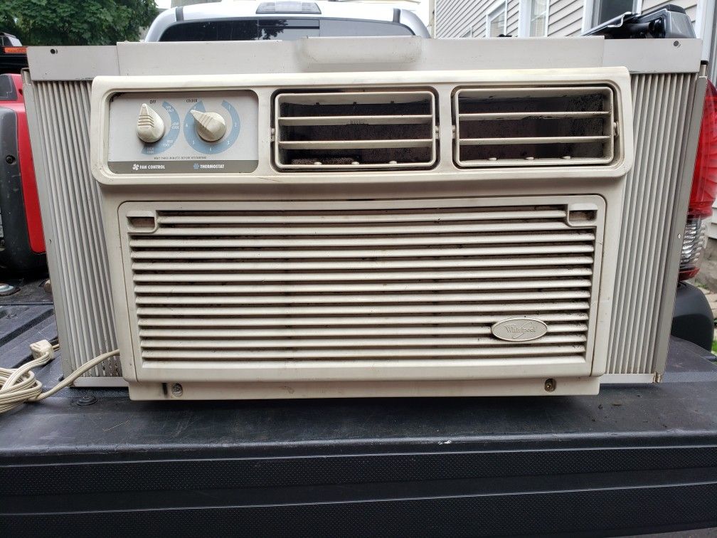 Whirlpool 5,000 BTU air conditioner