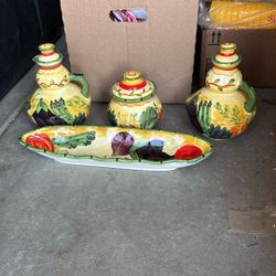Pamela Gladding VINTAGE  4 piece Fruits And Veggies Theme Set Like New 