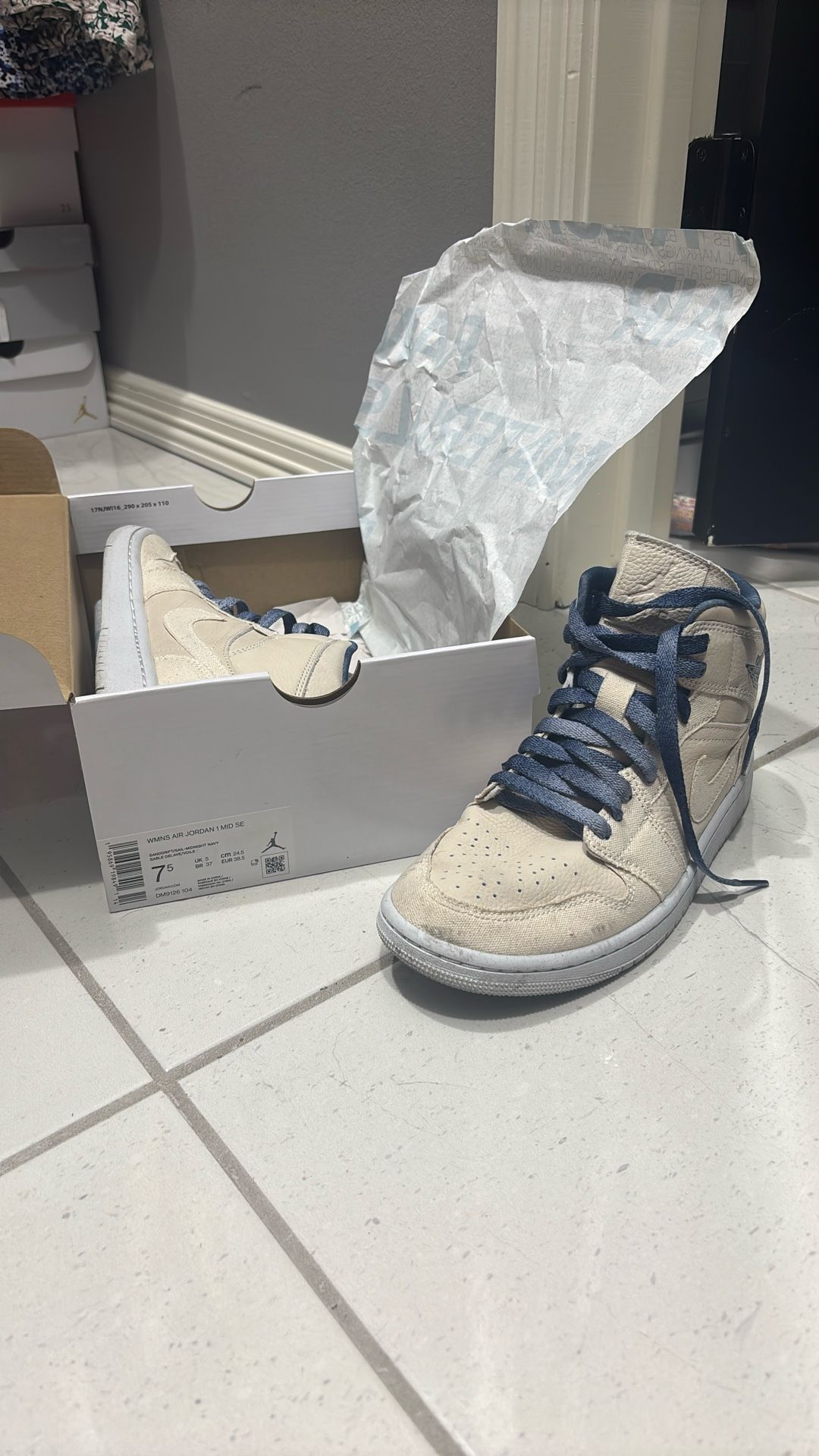 Jordan 1 Mid