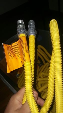 Range/dryer gas lines