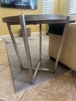 Accent table