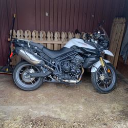 2014 Triumph Tiger 800 ABS only 7000 miles