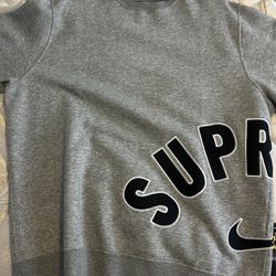 Authentic supreme Sweatshirt