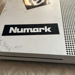 Xbox One S 1TB READ DESCRIPTION  Cash App And Apple Pay Only