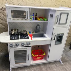 Melissa & Doug Wooden Play Kitchen - Local Delivery for a Fee - See My Other Items 😃