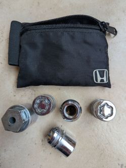 Honda CRV OEM Wheel Lock Set