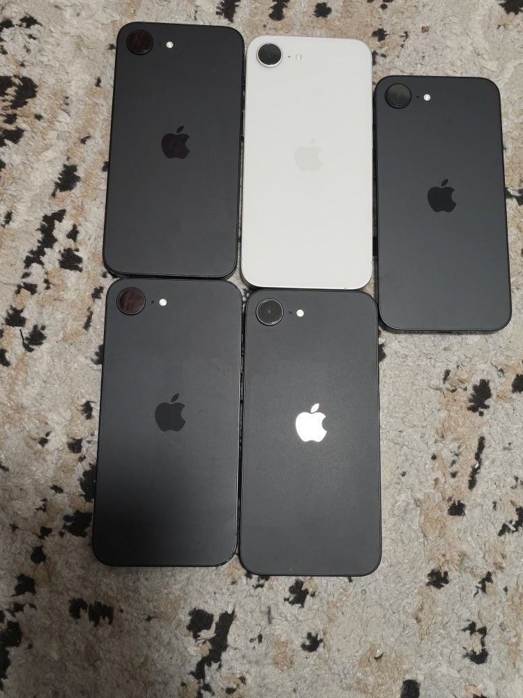 5 Pieces IPhone 16E Like New Condition Att Or Cricket 128Gb Or Tmobile Or Metropcs $320 EACH