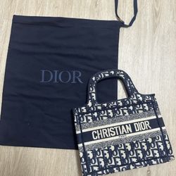   Authentic Dior Mini Book Tote Oblique Blue White Logo Canvas Classic 19-MA-3473 Authentic Dior Mini Book Tote Oblique Blue White Logo Canvas Classic