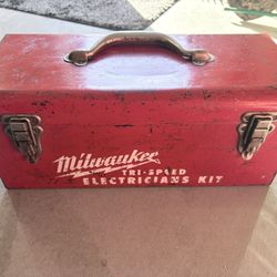 Milwaukee Tri- Speed Right Angle Drill