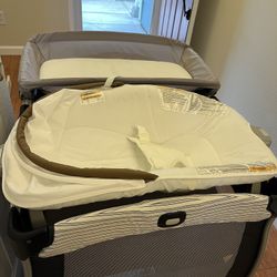 Play Pen With Changing Table 