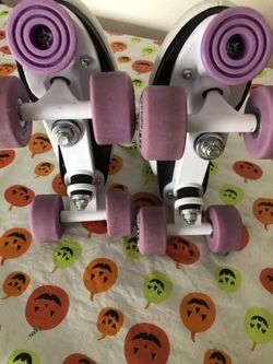 Skates, one pair girl size 5, boys size 4