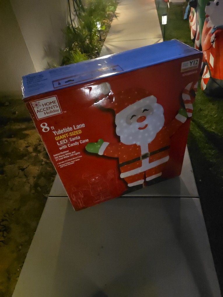 8ft Santa