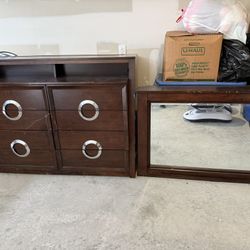 Dressers And Nightstand 