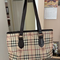 Burberry Should Purse 
