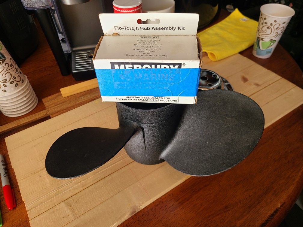 Boat Prop With Hub Assembly