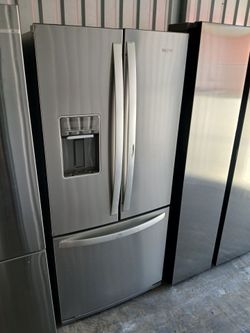 WHIRLPOOL 30" STAINLESS STEEL COMPACT FRENCH DOOR REFRIGERATOR WITH ICE AND WATER DISPENSER