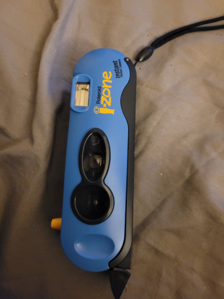 Izone Polaroid camera