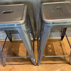 Backless Bar Stool