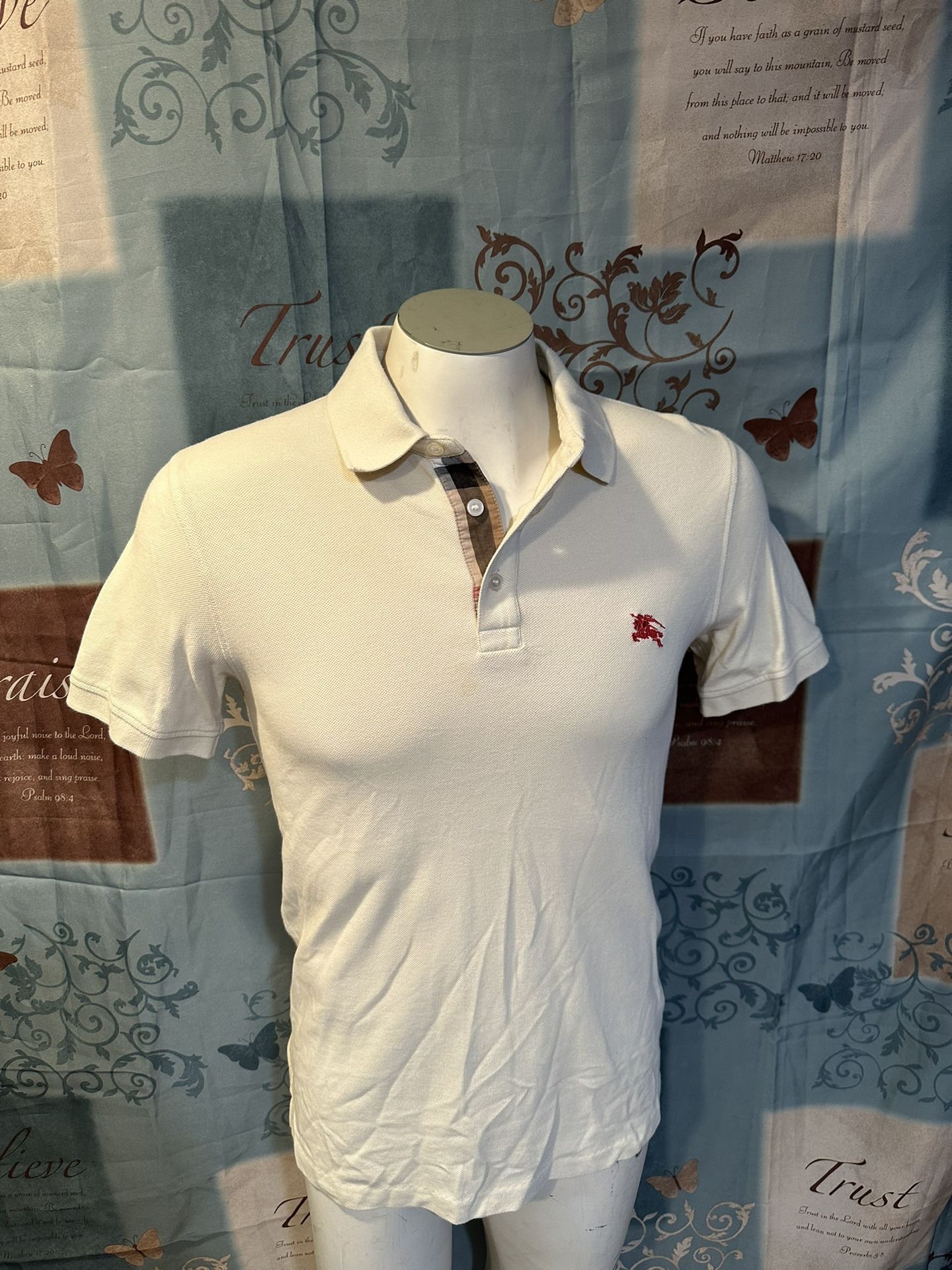 Burberry® men’s polo shirts and T-shirts from Burberry. The collection features graphically printed T-shirts, polo shirts