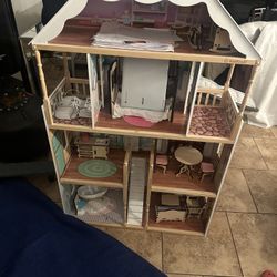 Large Complete Doll house