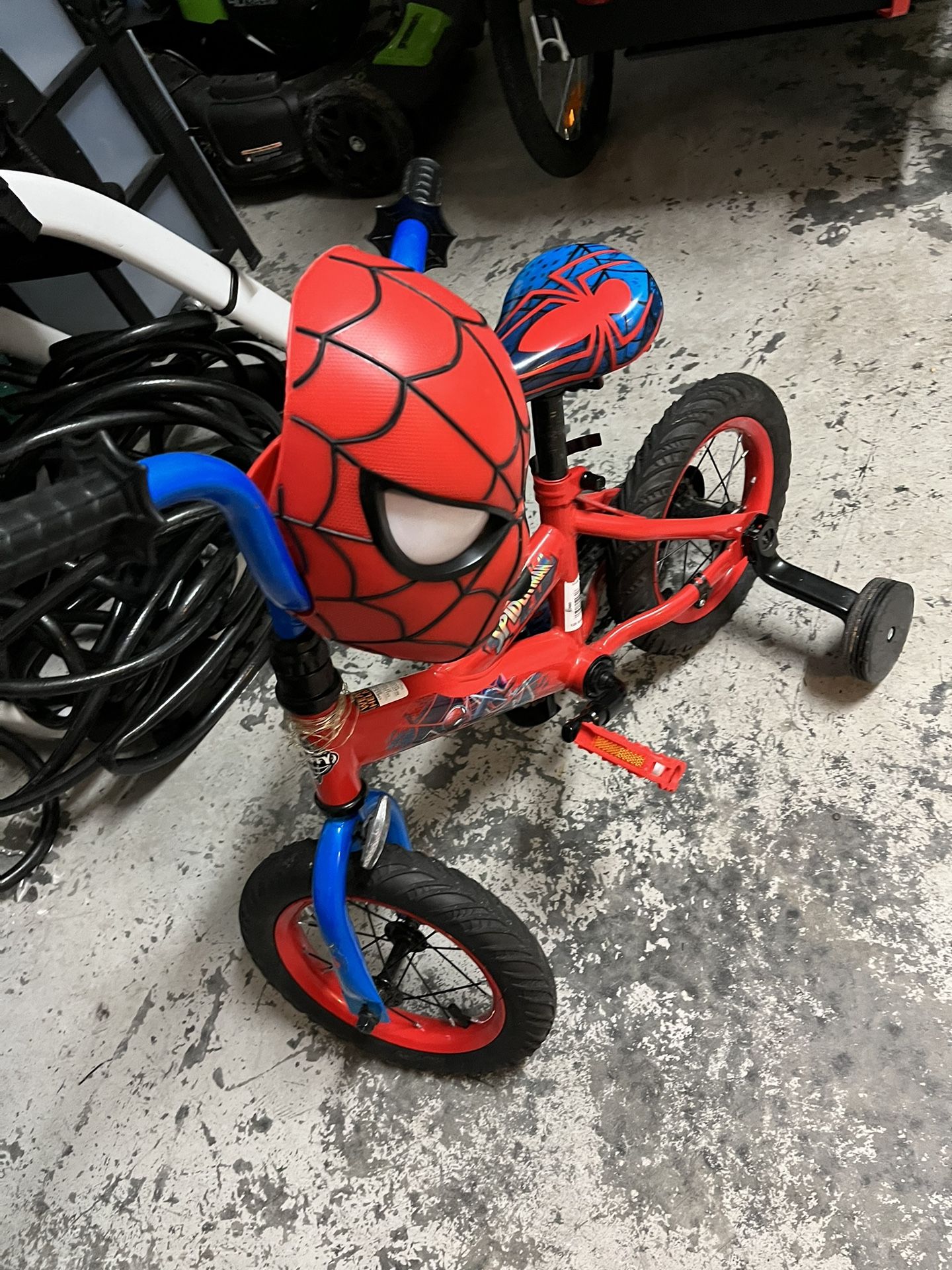 superhero bike with training wheels