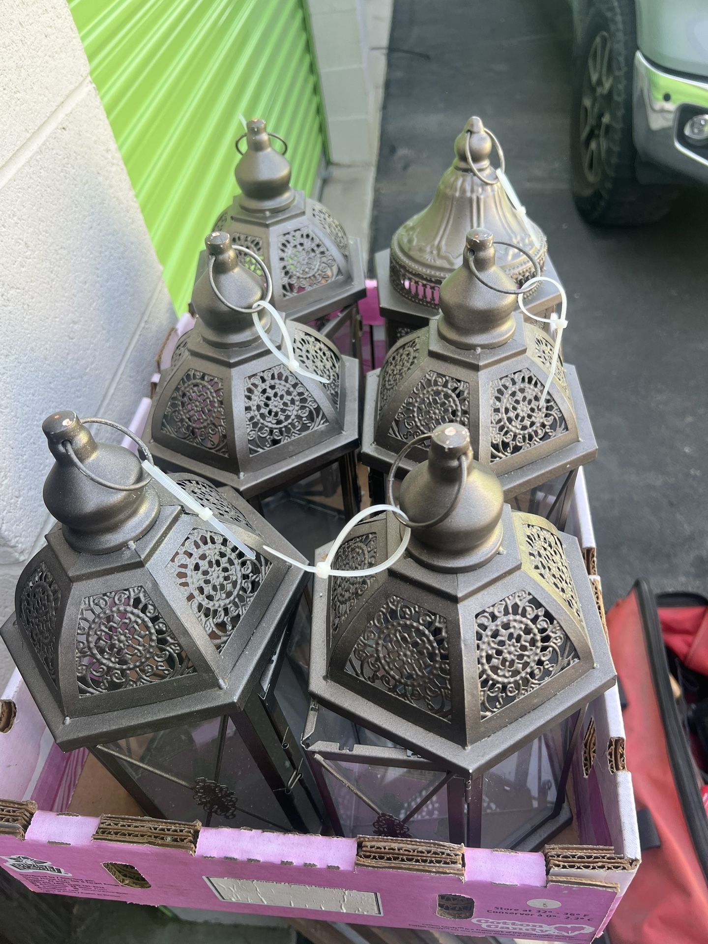 Ceenterpiece lanterns bronze