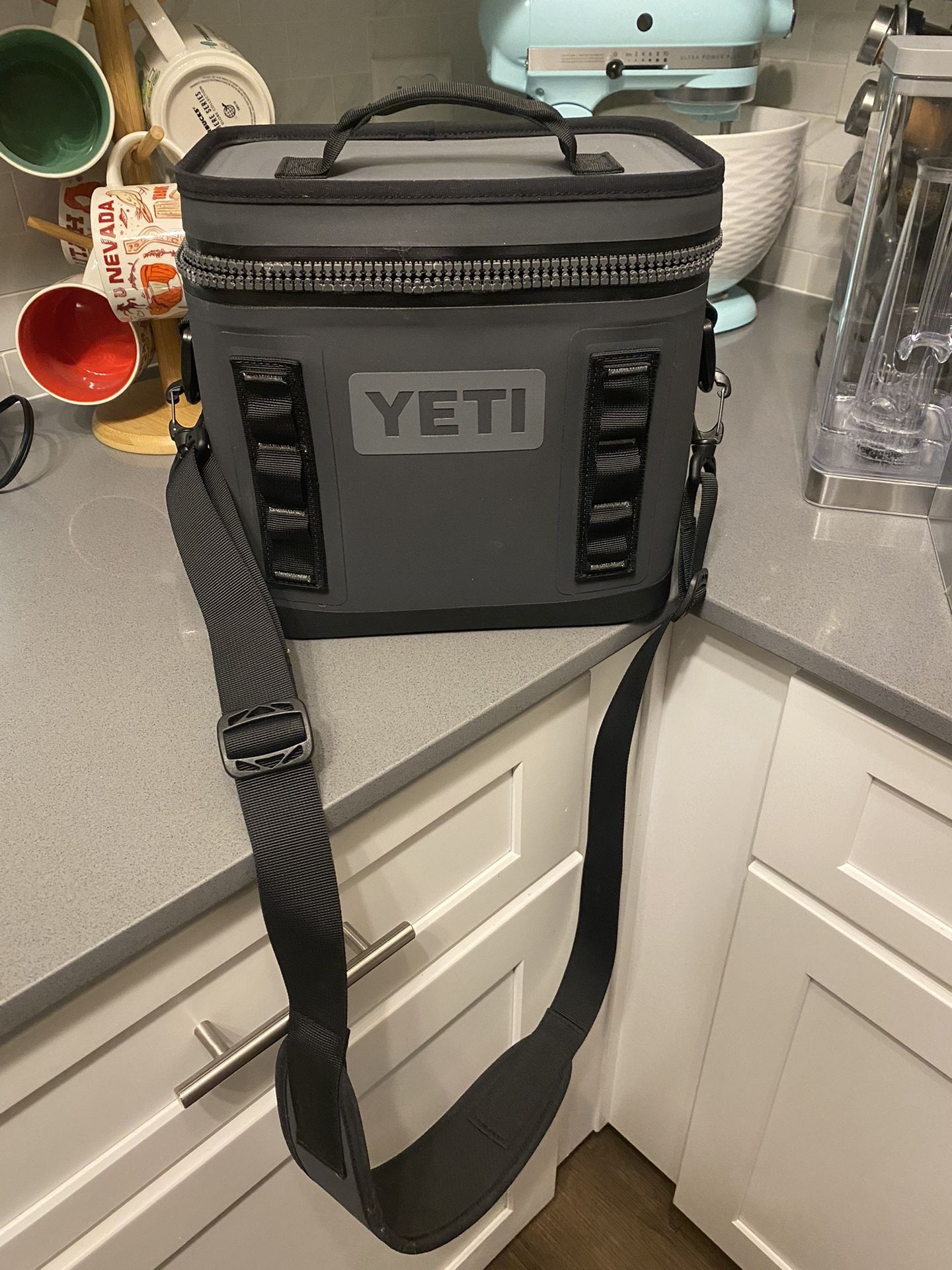 Yeti Hopper 8 Cooler & Lunch bag