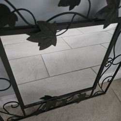 MIRROR.   ESPEJO 
