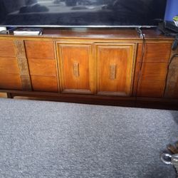 Dresser With Mirror