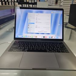 Macbook Pro With Touchbar I7 16 GB 512 SSD Space Gray