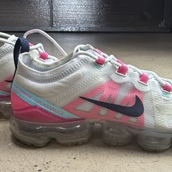 Nike VaporMax shoes white pink blue women's size 8