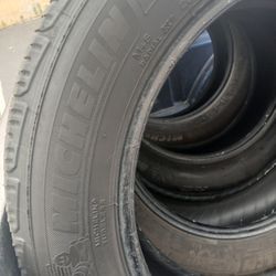 235/60R18 Michelin Premiere Tires (4)