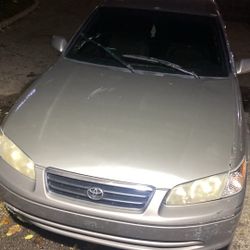 2000 Toyota Camry
