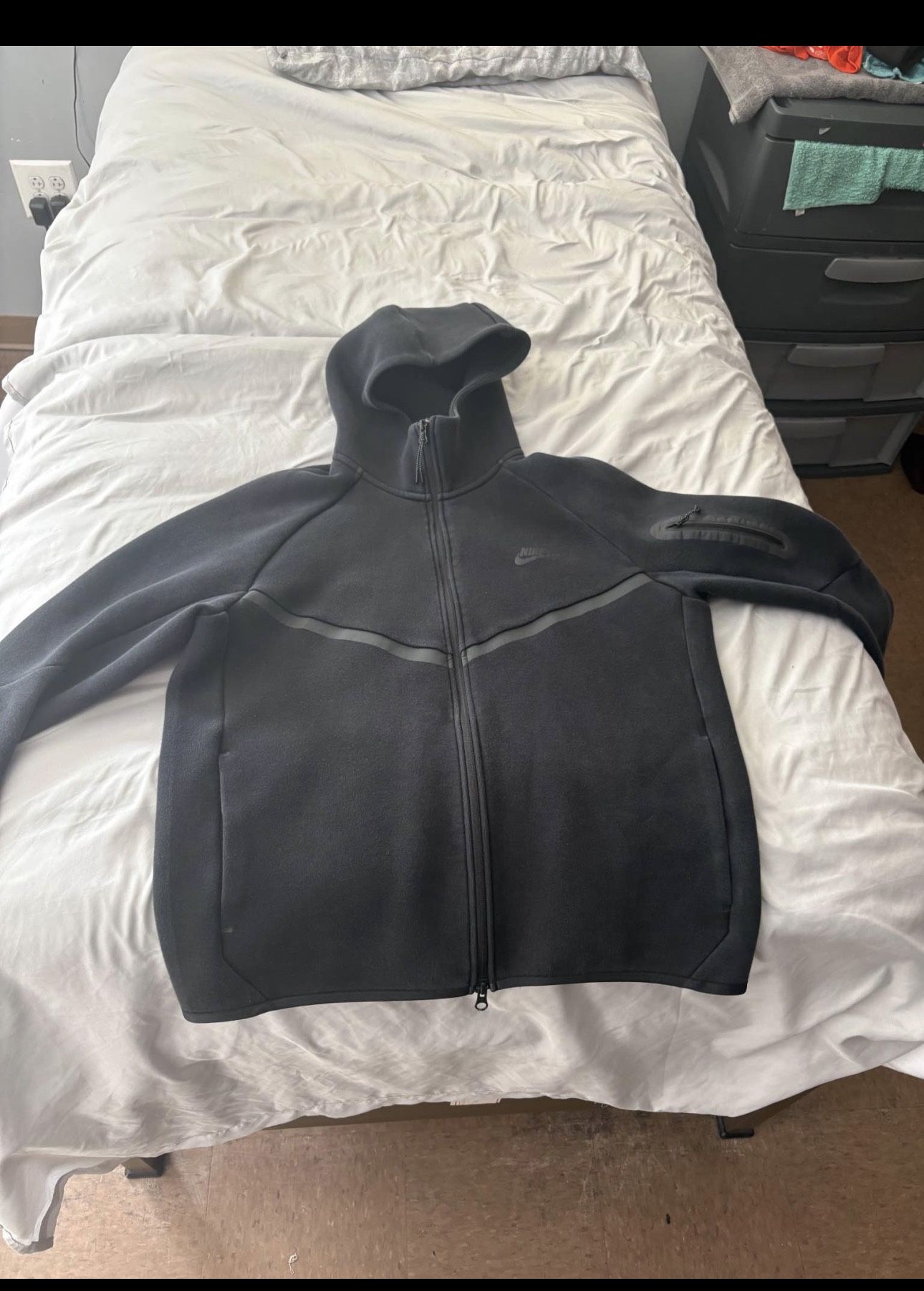 NIKE HODDIE TECH SIZE L