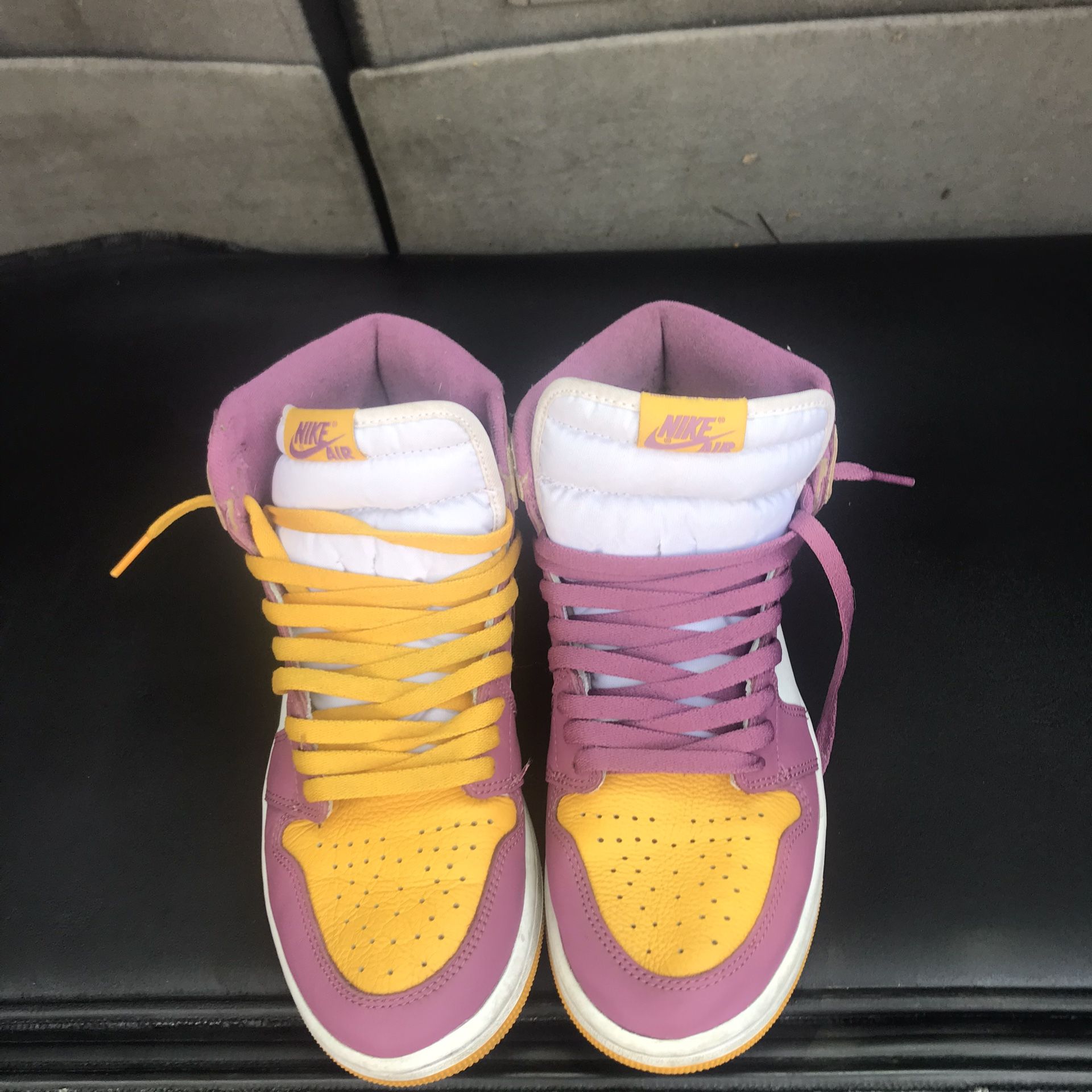 Size 9 - Jordan 1 Retro High OG Brotherhood 2022