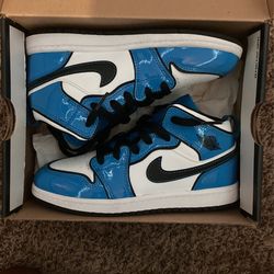 Jordan 1 Signal Blues Size 2.5 Youth 