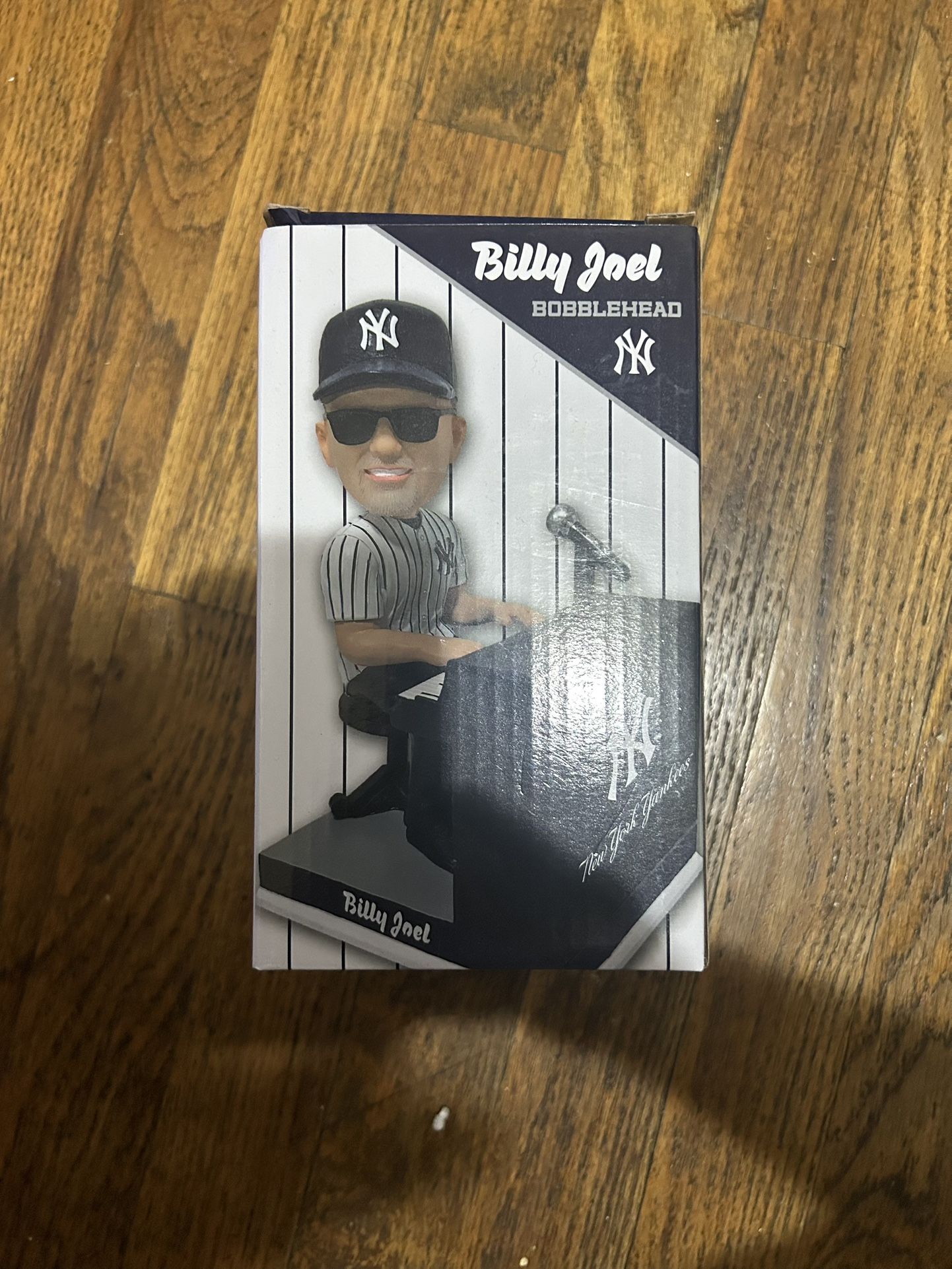2025 LIMITED EDITION YANKEE BOBBLE HEAD 