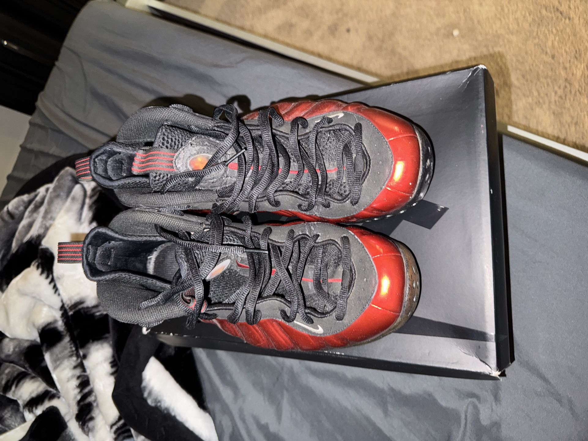 Red Foamposite Sz 11 100$