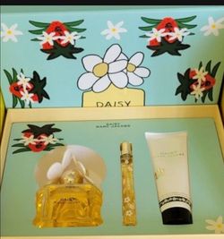 MARC JACOBS DAISY