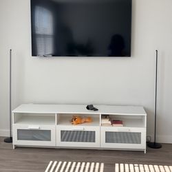 Entertainment center 