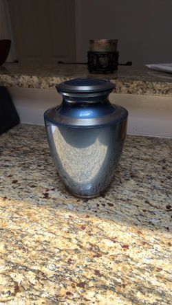 An urn