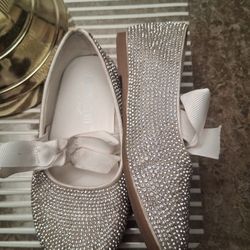 $15.! Ballerina White Diamond Girl's ( size 9T).