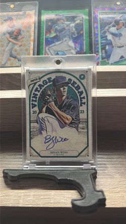 Bryan woo on card auto