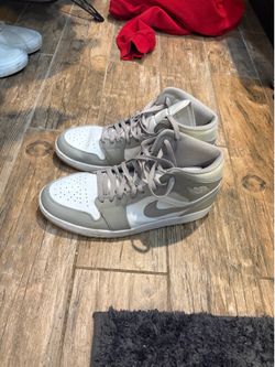 Jordan 1 retro mid
